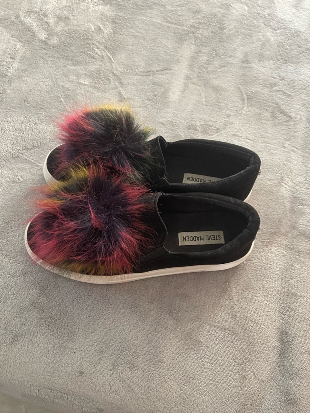 Steve Madden Black Slip-On Flats with Multicolor Faux Fur Pom